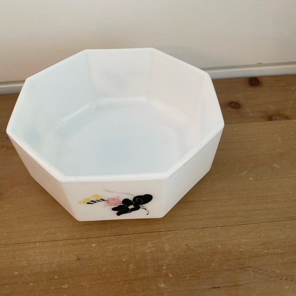 Vintage Arcopal Anais Floral Set of 4 White Milk Glass Octagon Bowls From France - Picture 8 of 16